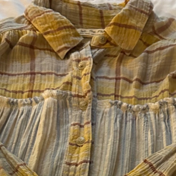 Top - Picture 2 of 3